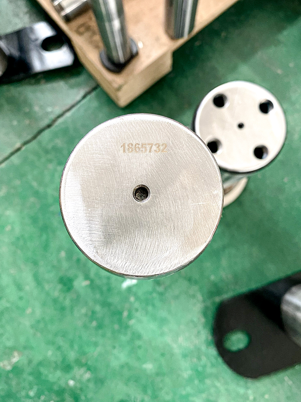 Pin 1865732 Suitable for Caterpillar