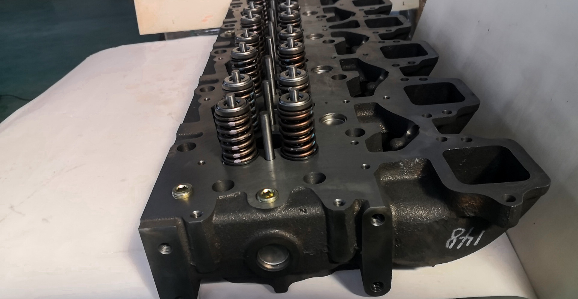 Cylinder head Assembly 7W2203 7W2202 for Caterpillar 3406DI