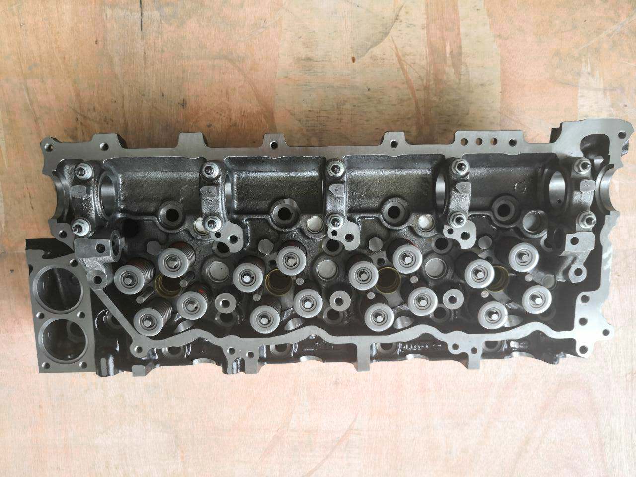 ISUZU 4HK1 Cylinder Head Assy
