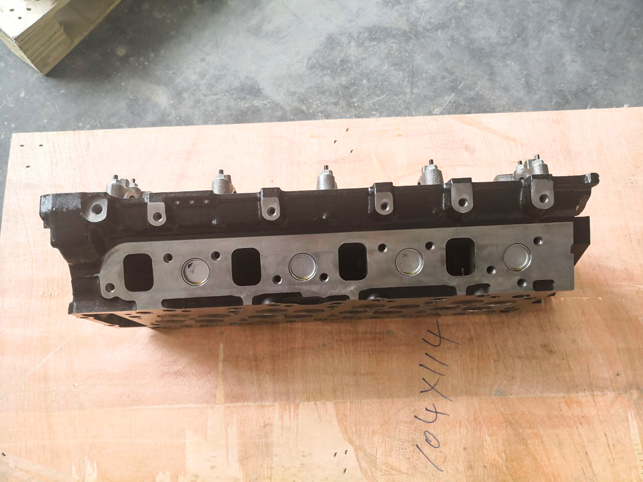 ISUZU 4HK1 Cylinder Head Assy