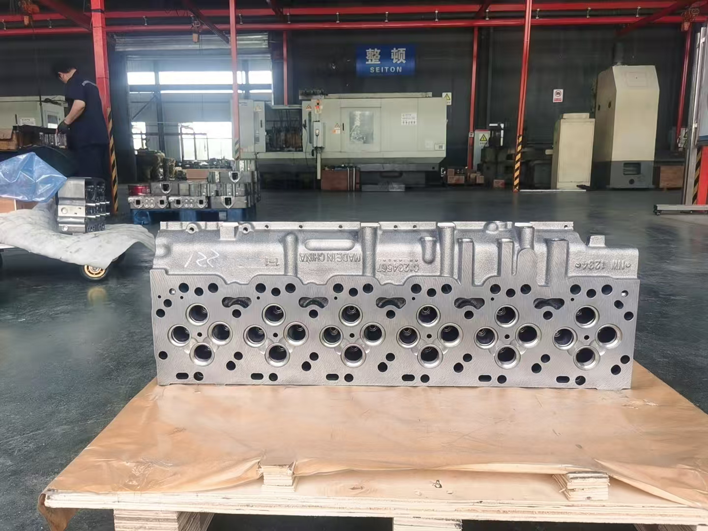 ISLE CYLINDER HEAD bare for Cummins, New