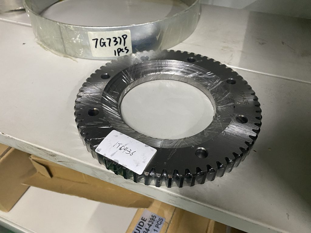 1t0436 Gear for Heavy Equipment, New