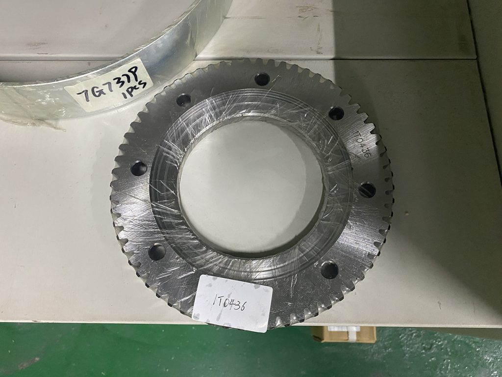 1t0436 Gear for Heavy Equipment, New