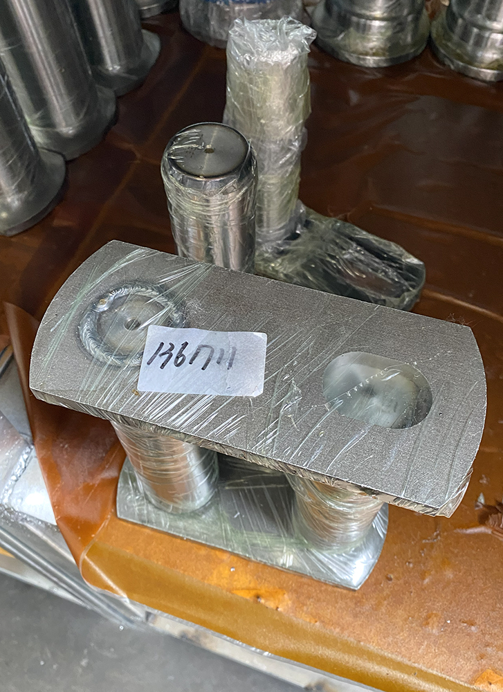 1361711 Linkage Pin Suitable for Heavy Equipment, New