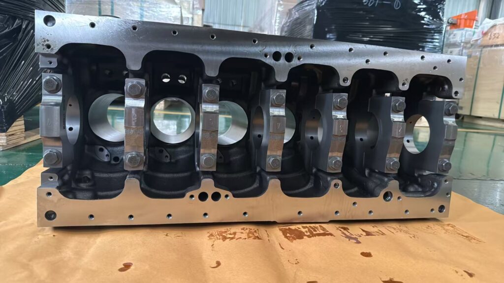3833581 Cylinder Block for Heavy Equipment, New