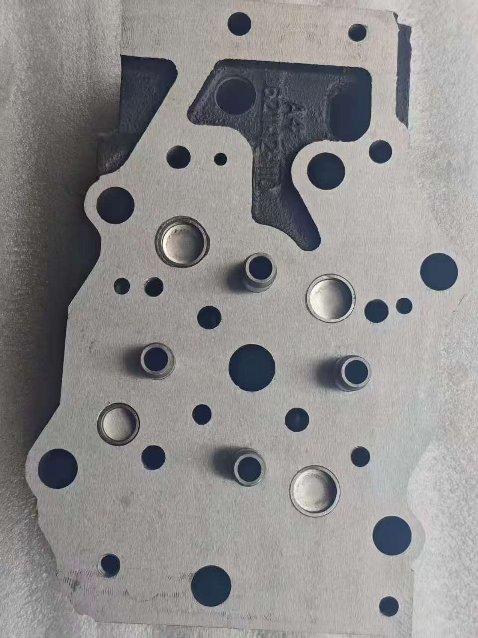 6211-12-1100 Cylinder Head Assembly for Engine 6D140-2, New