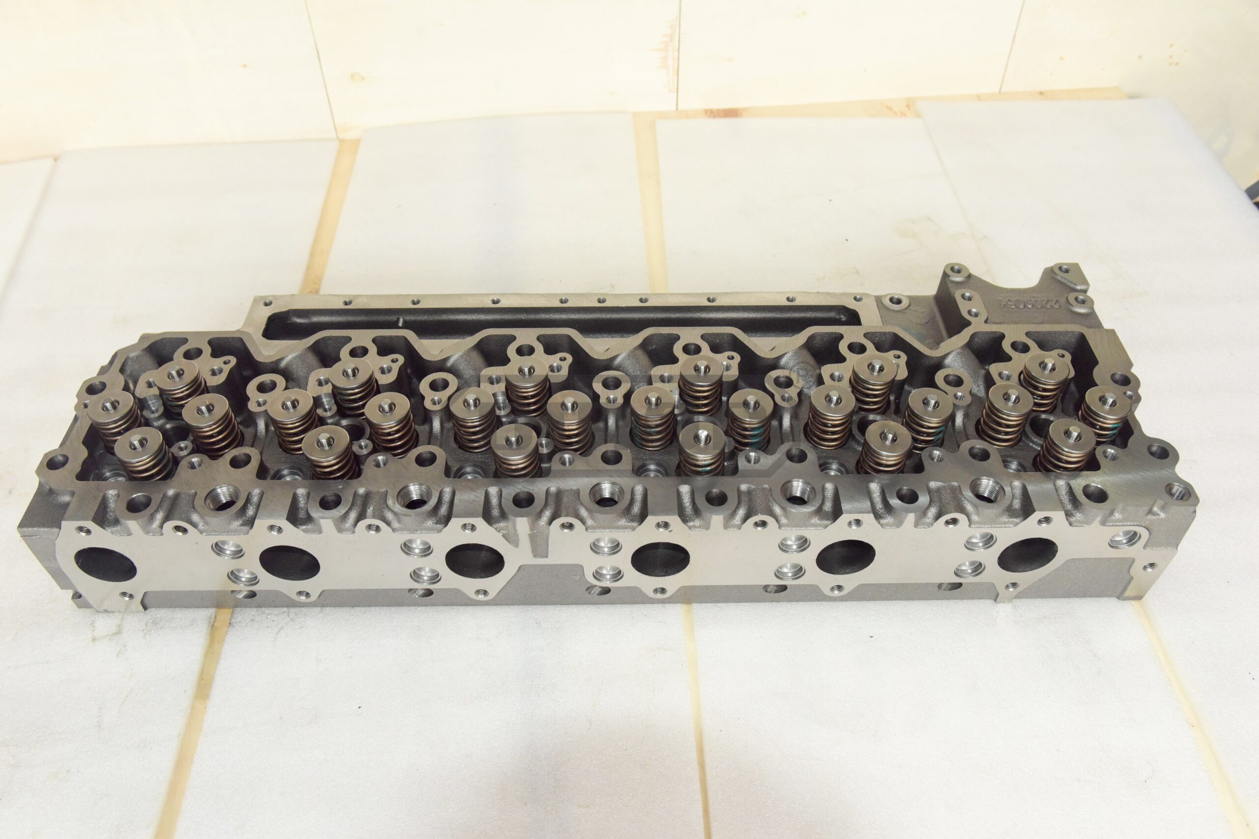 3969734 Cylinder Head Assembly for Heavy Equipment QSC8.3 3800, New